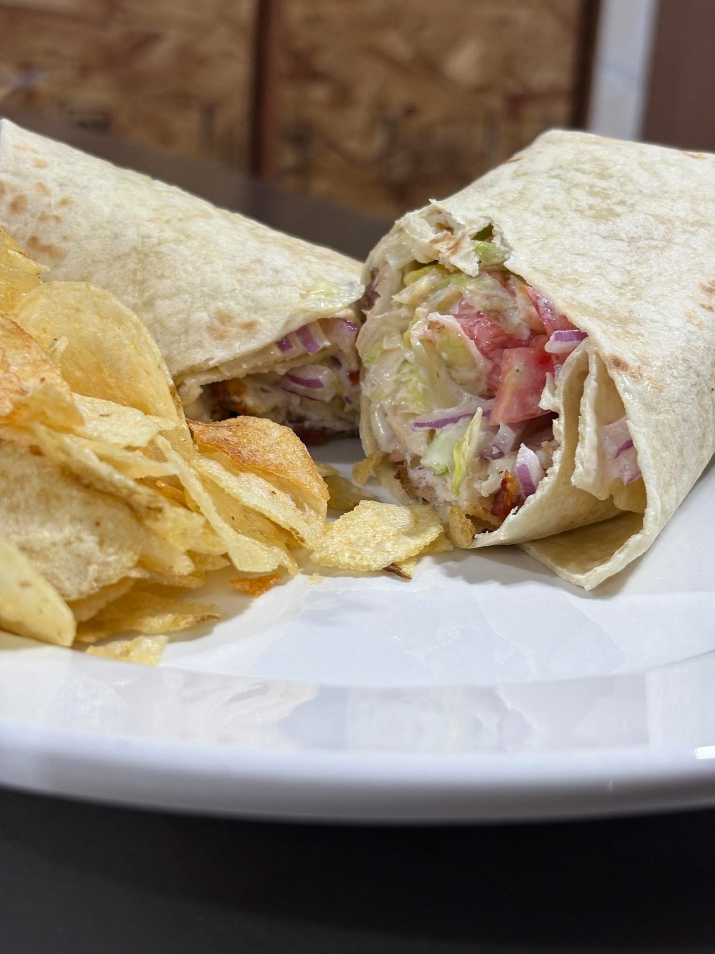 Chicken wrap with chips